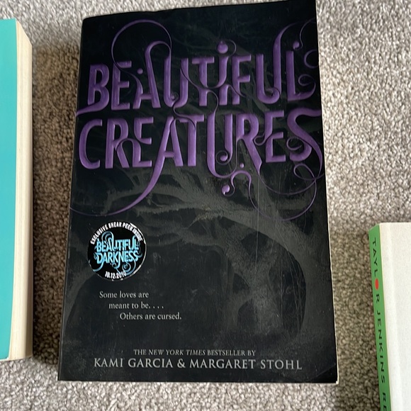 Books - Picture 4 of 8